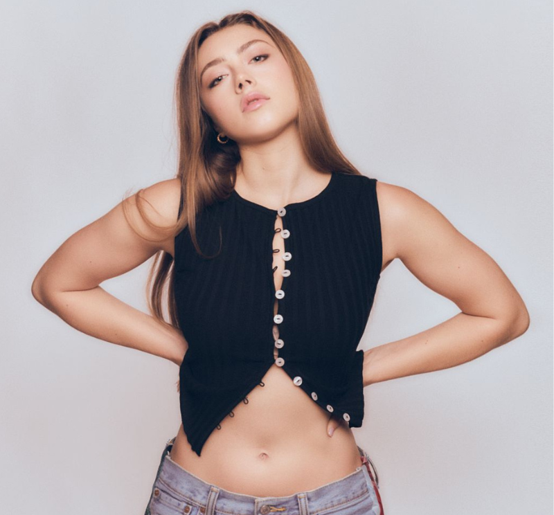 Baker Grace studio portrait